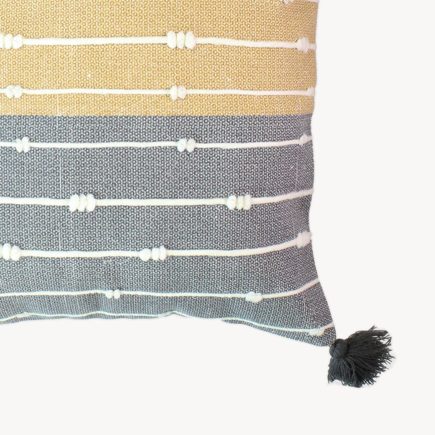 Knotted Pillow Case - 20"x20"
