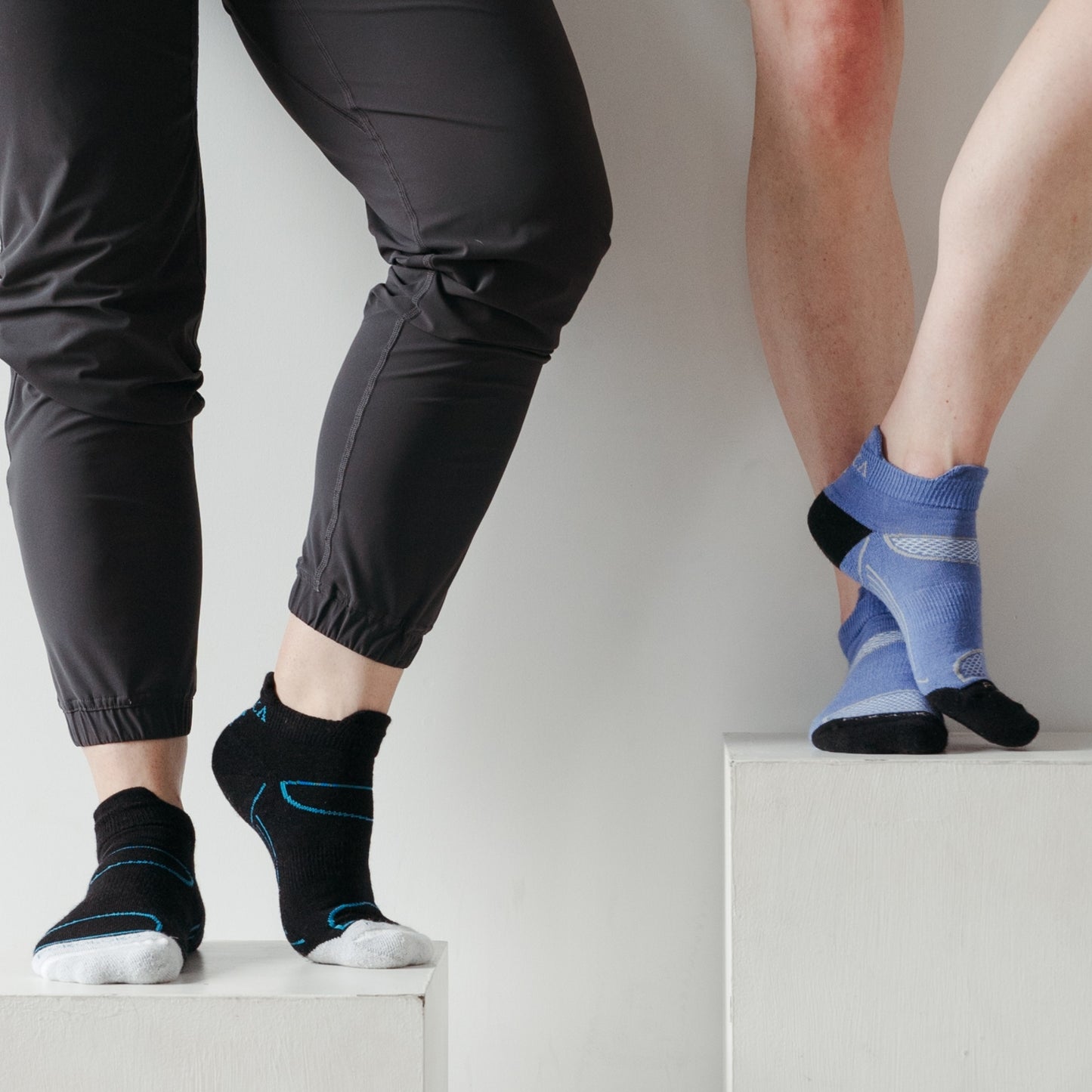 POKOLOKO Movement Alpaca Socks #color_movement-black
