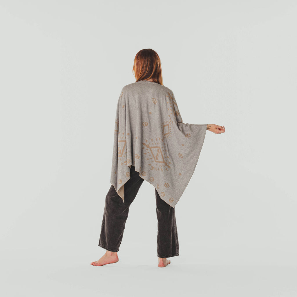 POKOLOKO Hayden Ruana #color_grey-beige