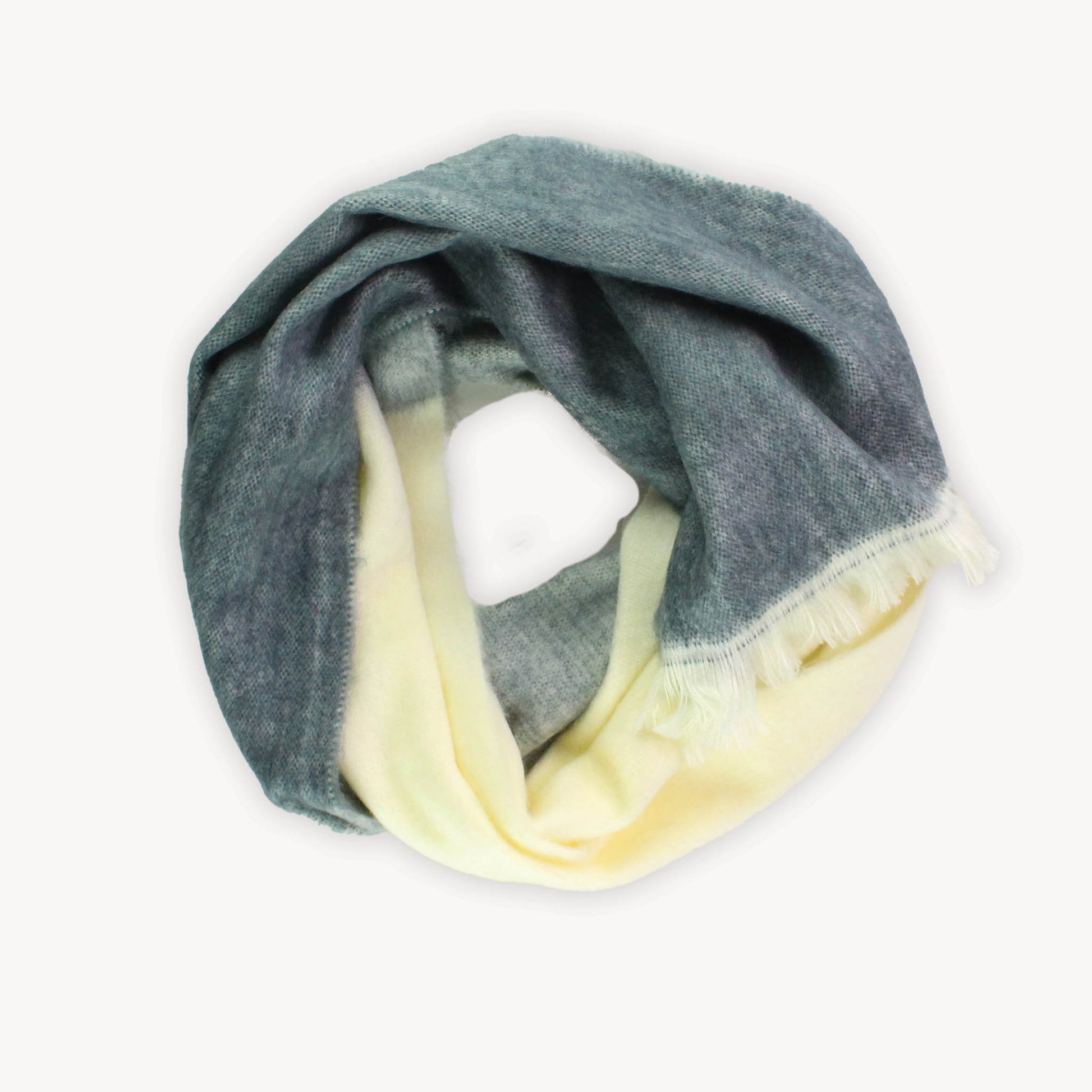 POKOLOKO Alpaca Seamless Ombre Scarf #color_nightscape-ombre