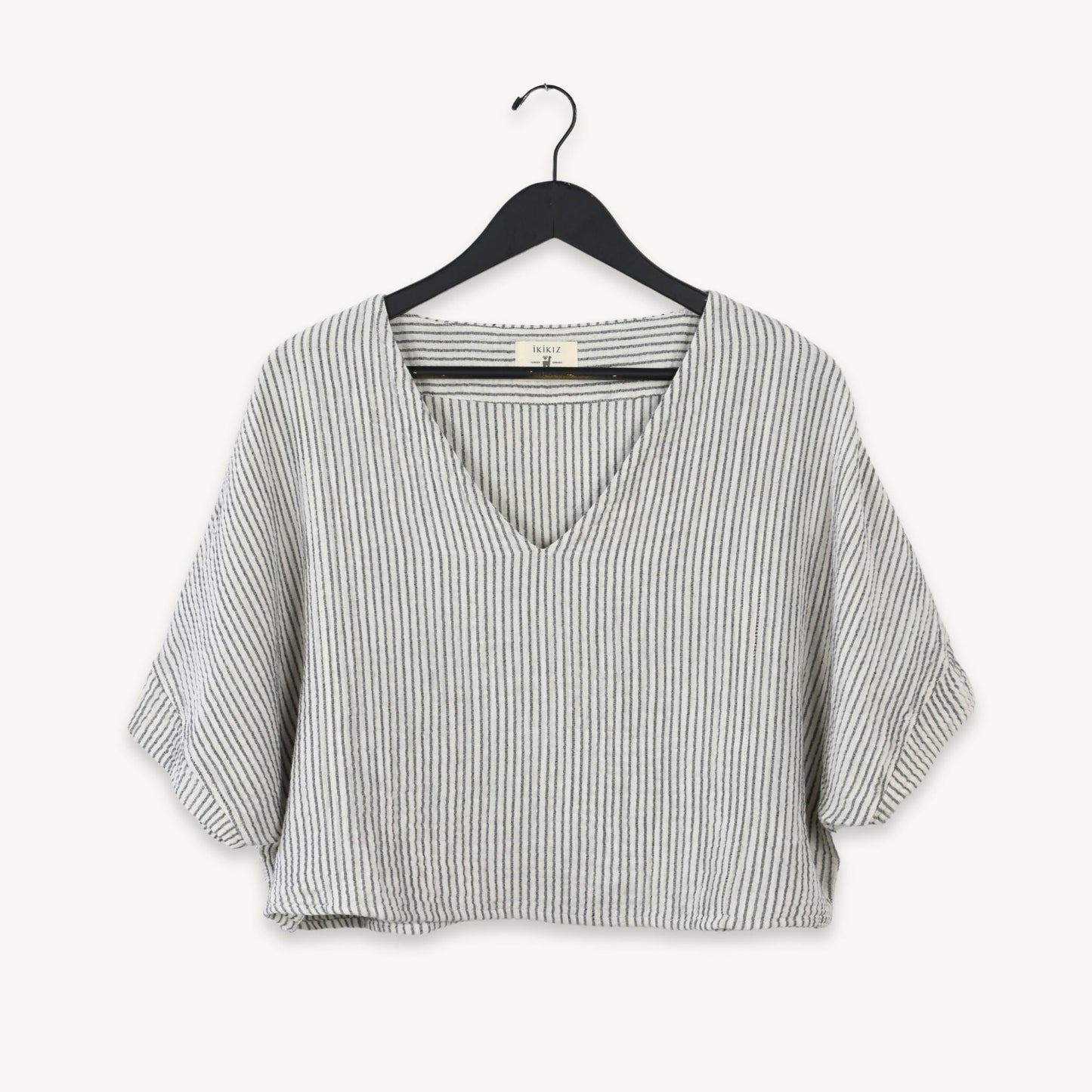 POKOLOKO Striped Crinkle Cotton Crop Top #color_striped-charcoal
