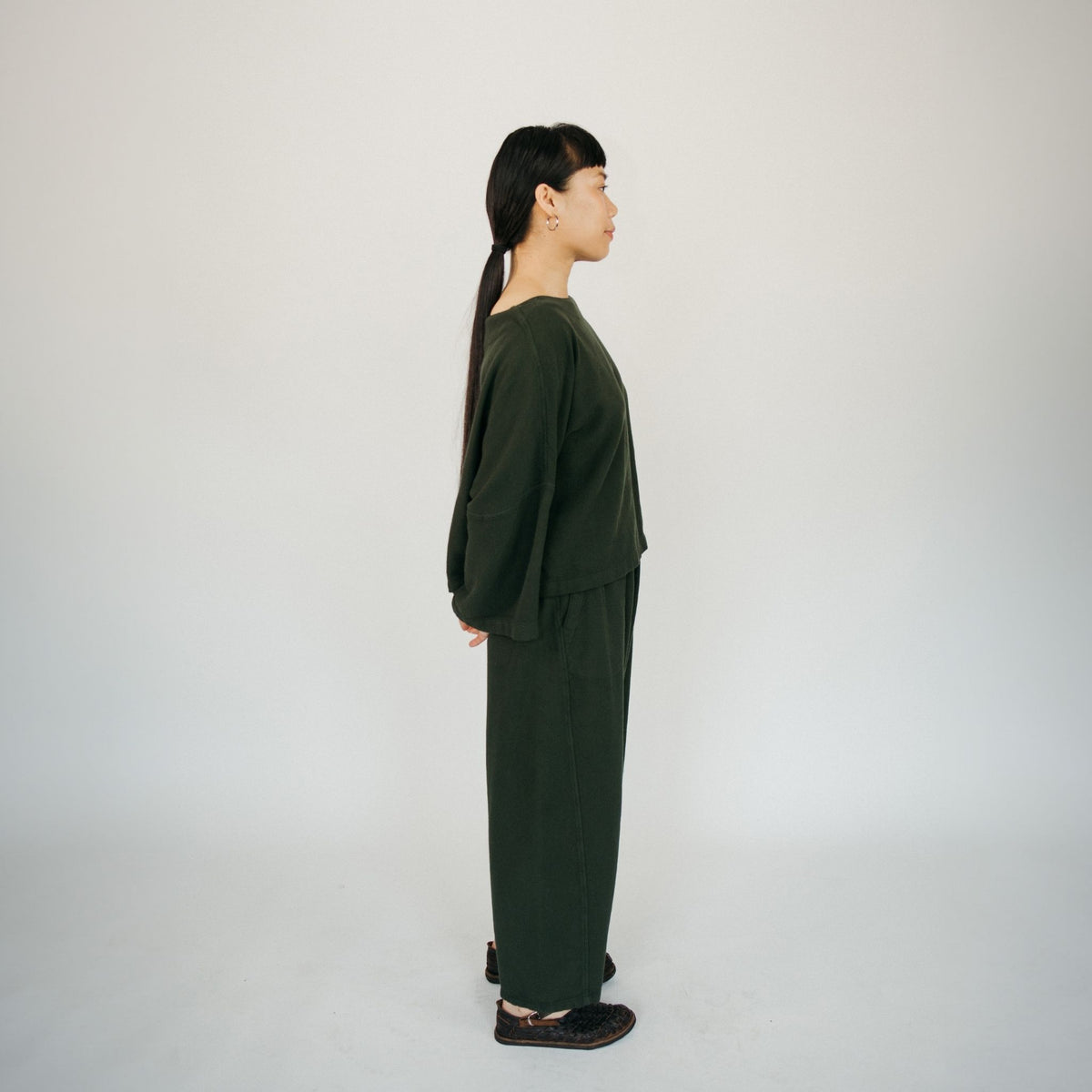 POKOLOKO Loft Cotton Crop Barrel Pants #color_loft-forest