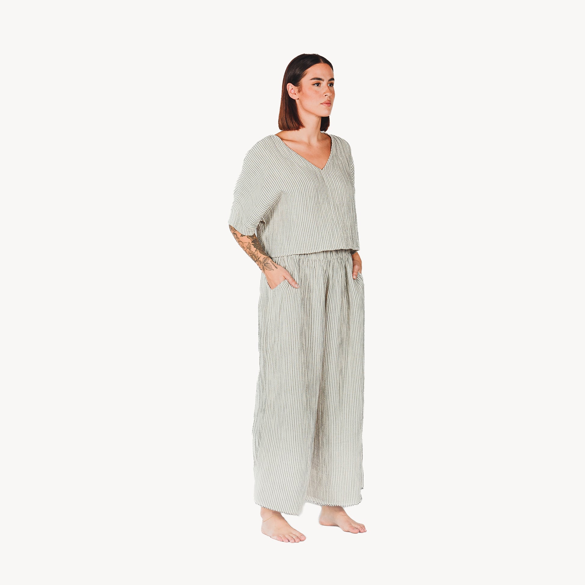 POKOLOKO Striped Crinkle Cotton Crop Top #color_striped-charcoal