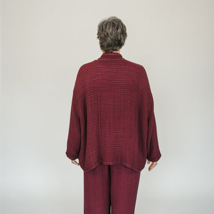 POKOLOKO 4-Layer Crinkle Jacket #color_crinkle-cranberry