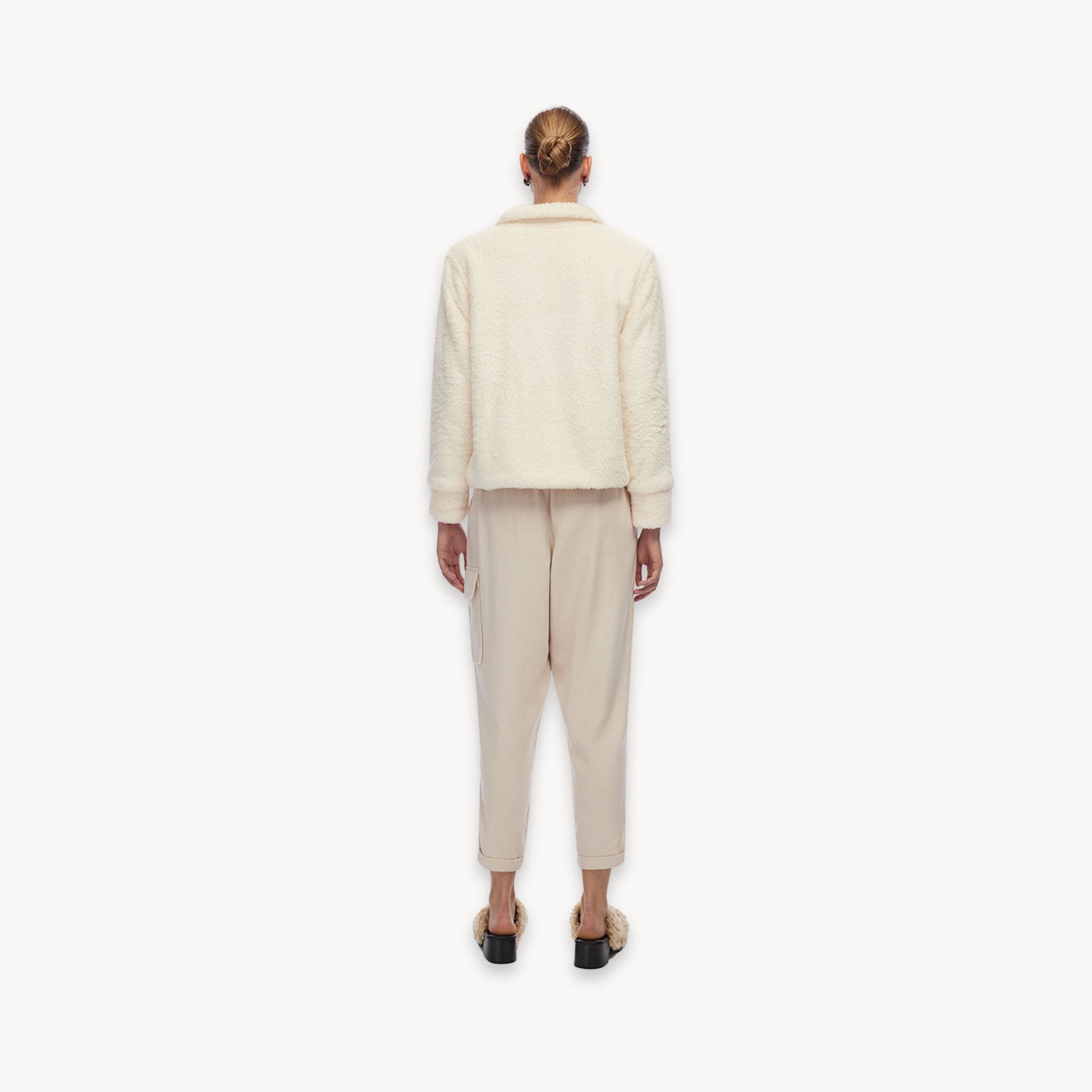 POKOLOKO Recycled Sherpa Short Jacket #color_sherpa-cream