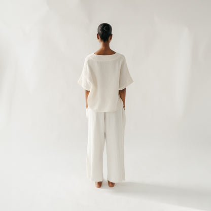 POKOLOKO Crinkle V Neck Top #color_crinkle-cream
