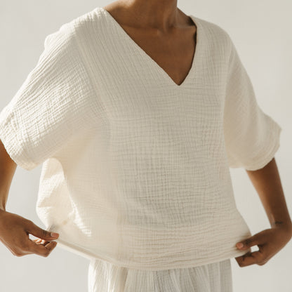 POKOLOKO Crinkle V Neck Top #color_crinkle-cream