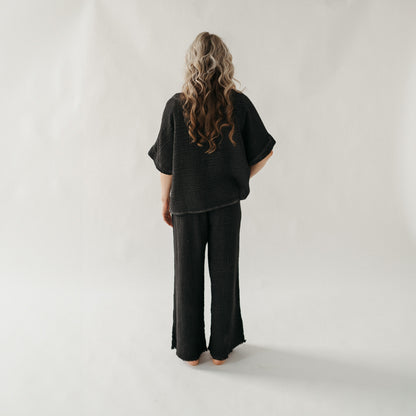 POKOLOKO Crinkle V Neck Top #color_crinkle-black