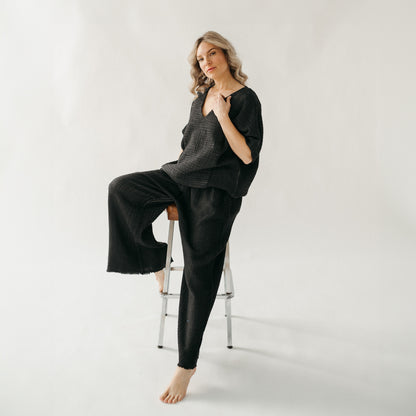 POKOLOKO Crinkle V Neck Top #color_crinkle-black