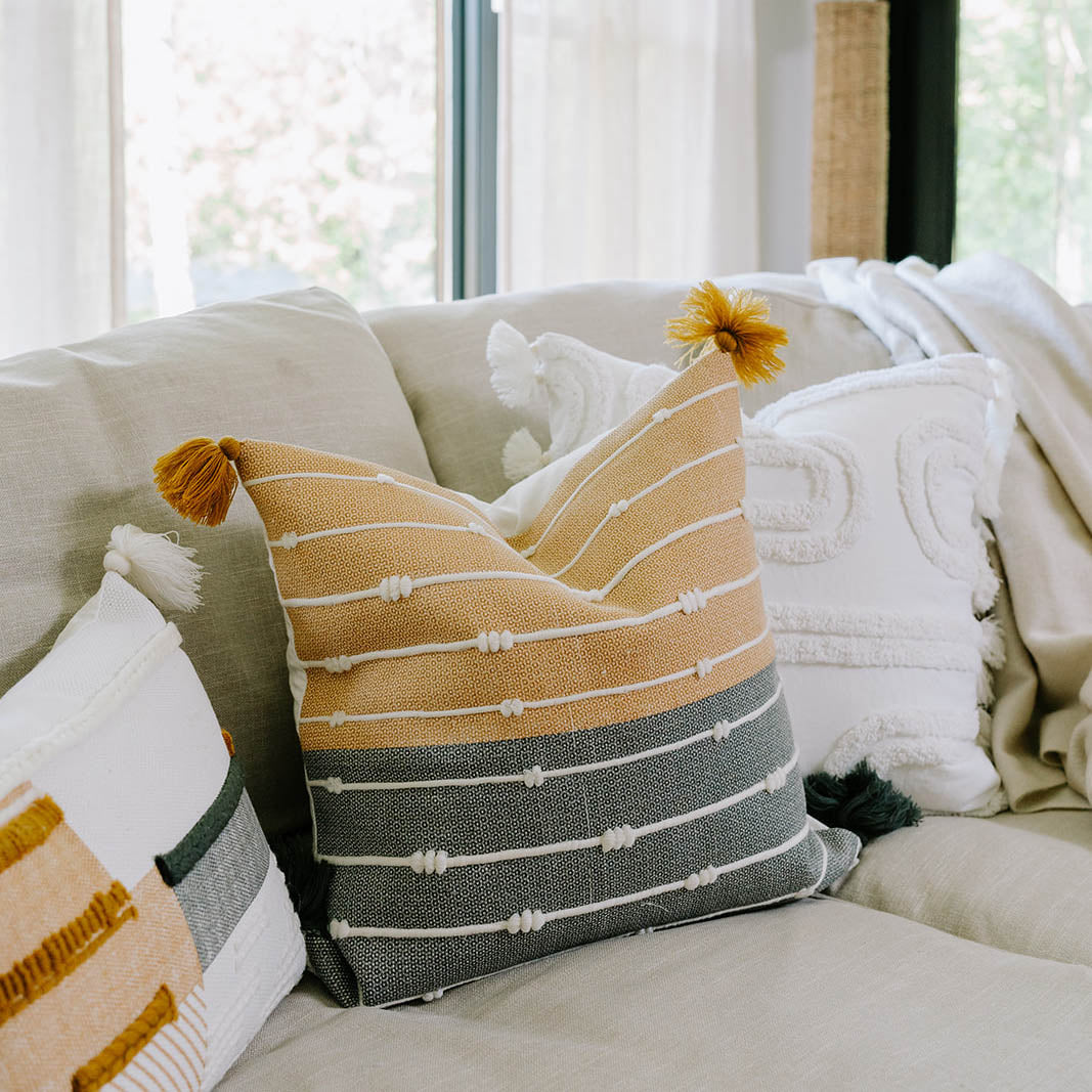 Knotted Pillow Case - 20"x20"