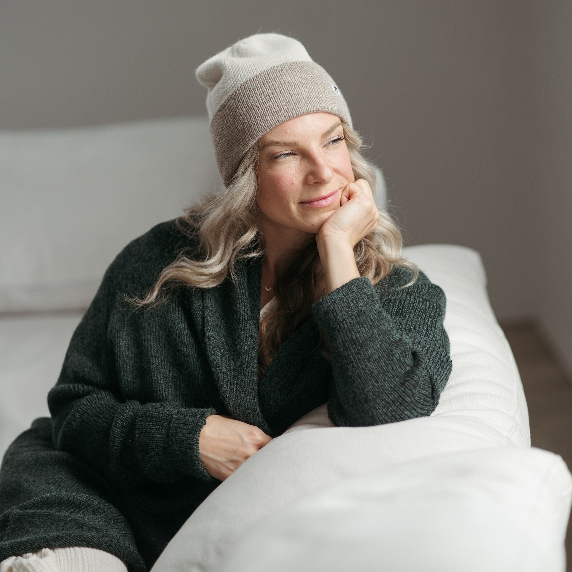 POKOLOKO Pure Reversible Toque #color_white-beige-toque