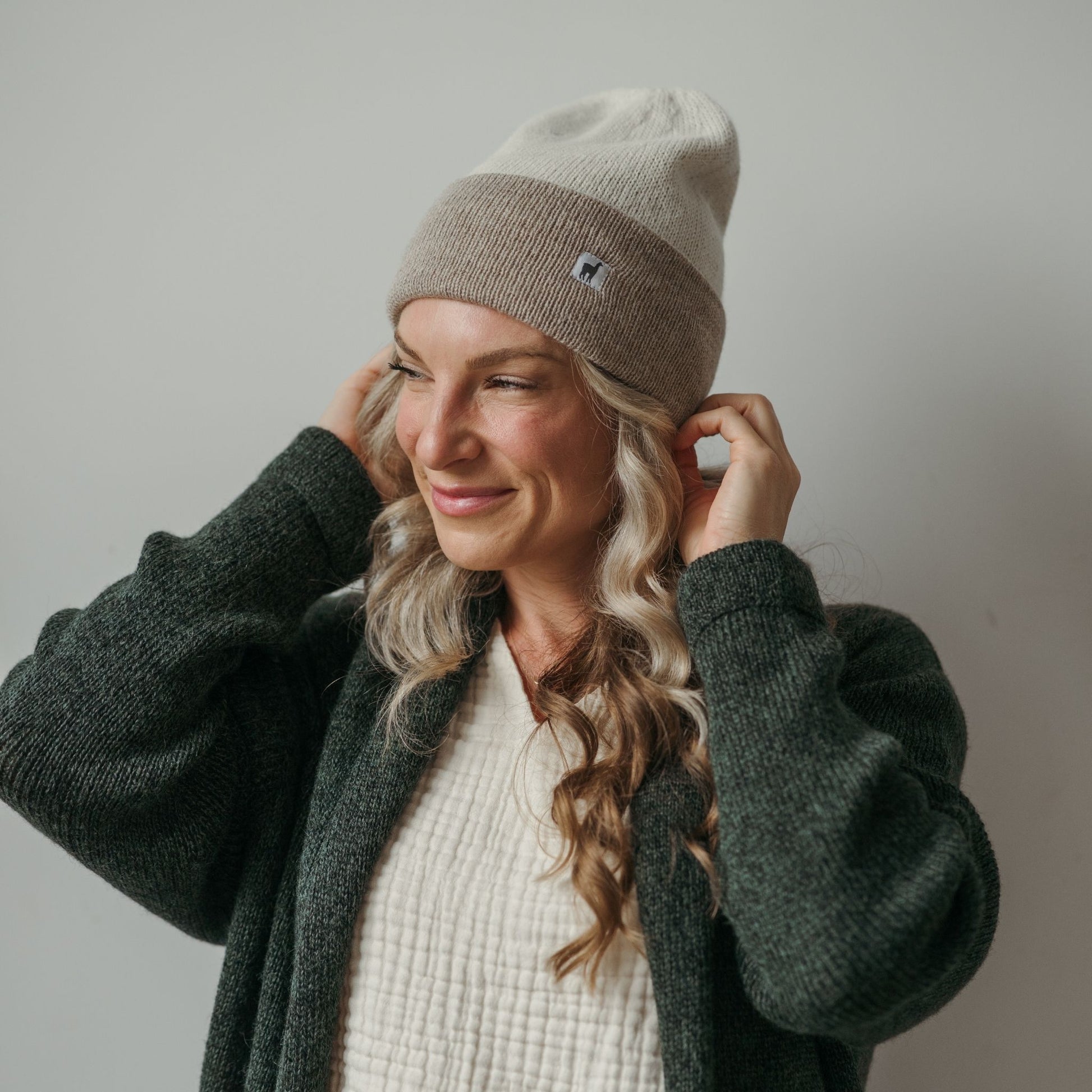 POKOLOKO Pure Reversible Toque #color_white-beige-toque