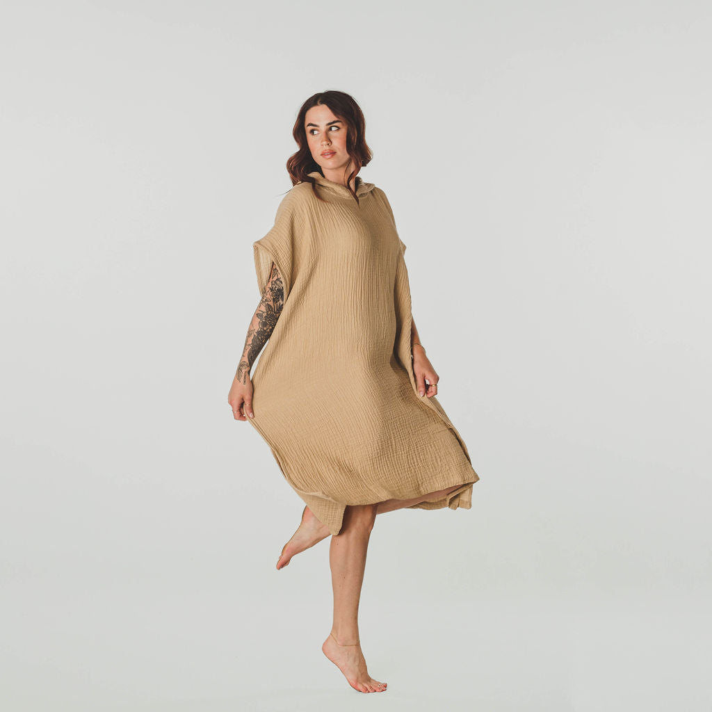 POKOLOKO Shoreline Poncho #color_sand