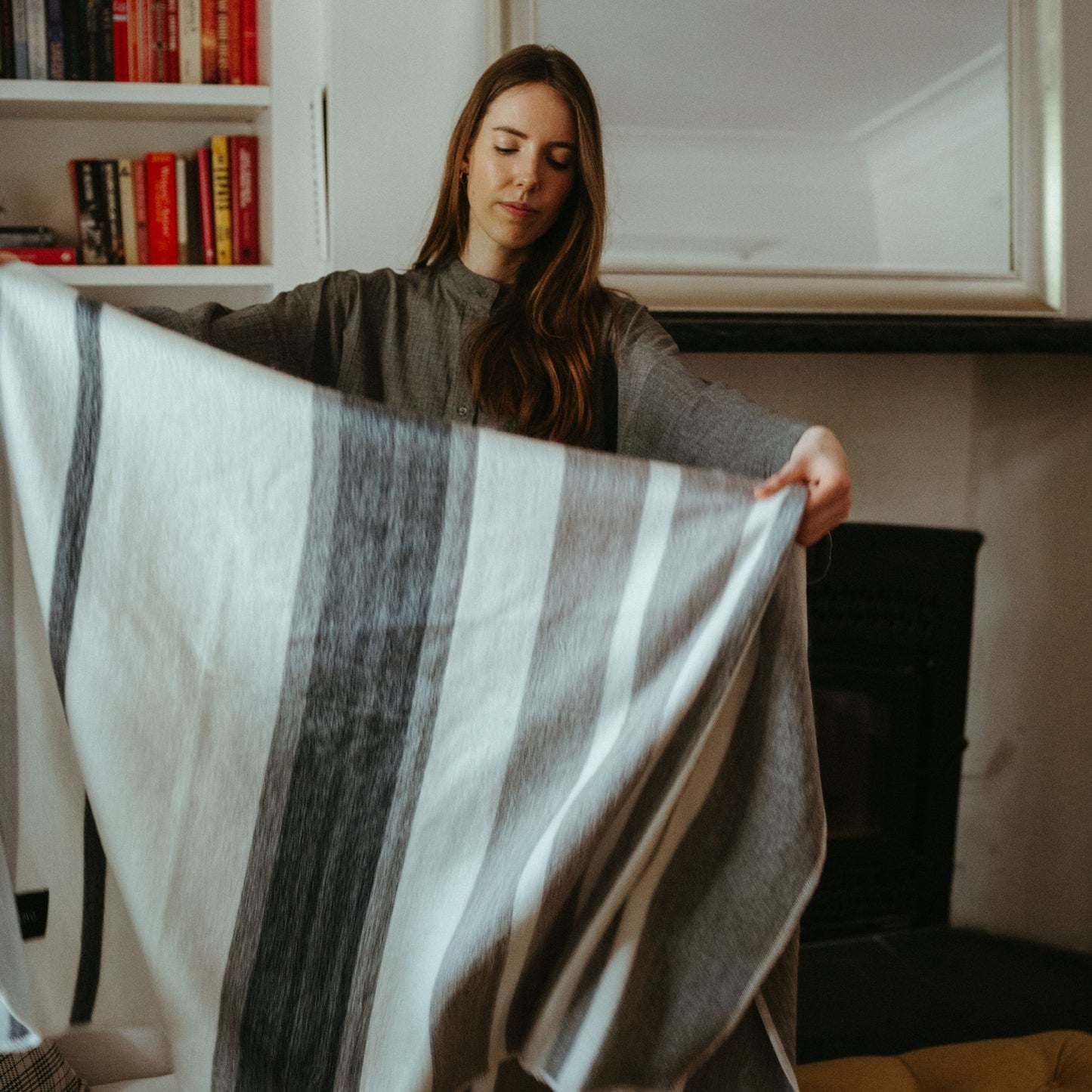 POKOLOKO Striped Alpaca Blanket #color_earl-grey-stripe