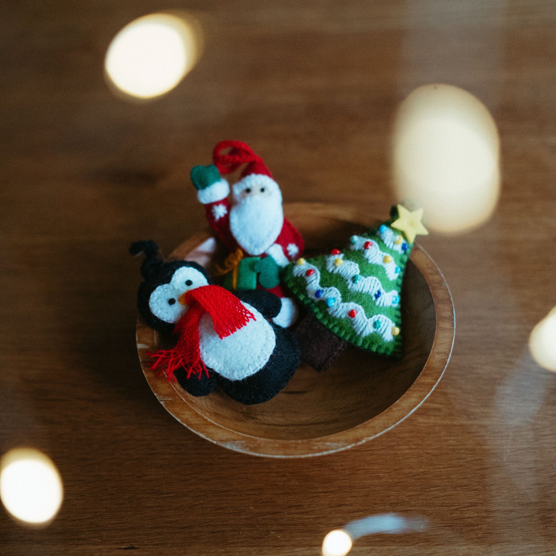 POKOLOKO Hand-Embroidered Ornament #color_santa