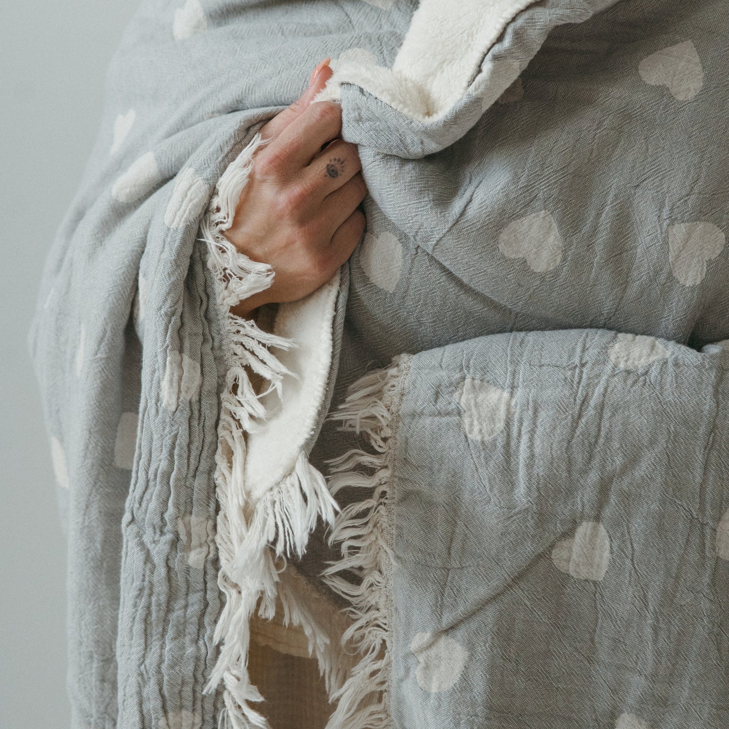 POKOLOKO Have A Heart Fleece Lined Throw #color_have-a-heart-gray