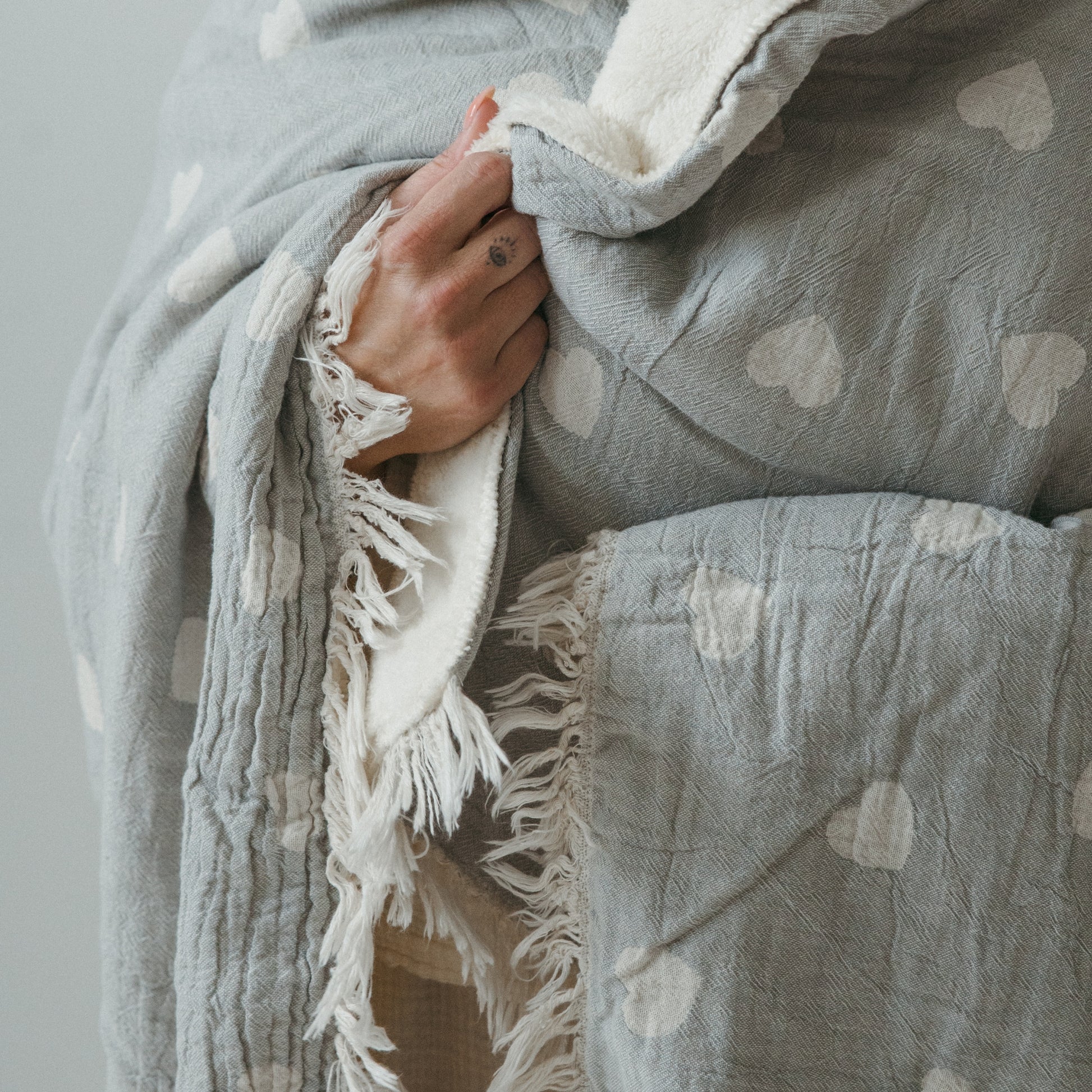 POKOLOKO Have A Heart Fleece Lined Throw #color_have-a-heart-gray