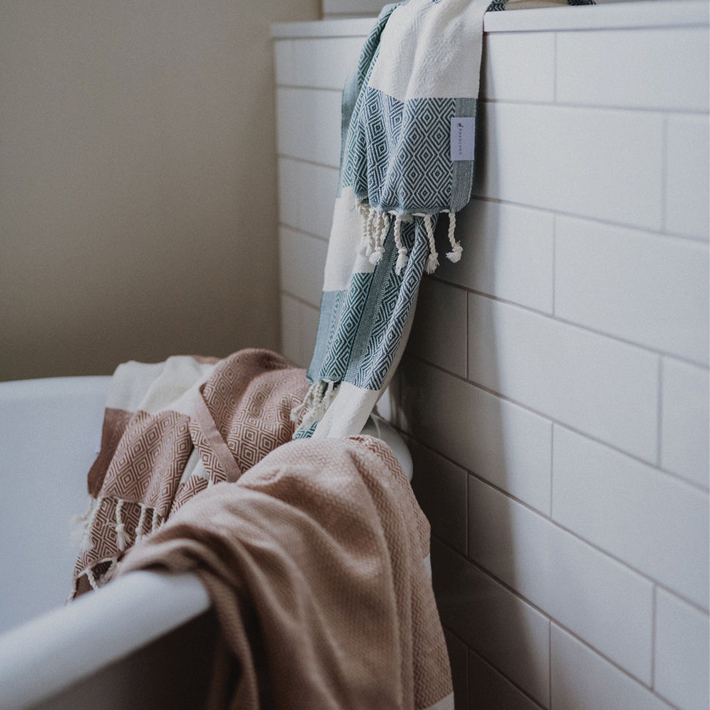 POKOLOKO Diamond Towel #color_almond-diamond