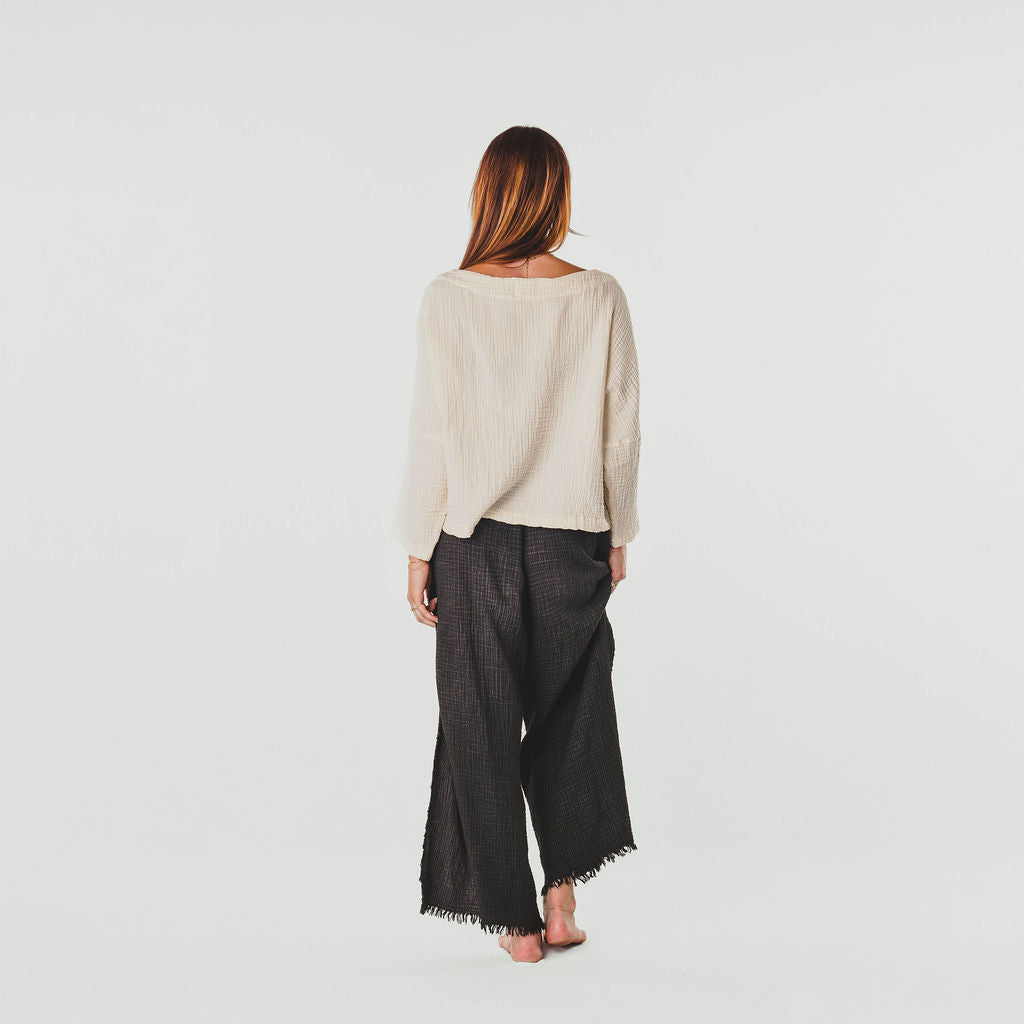 POKOLOKO Crinkle Long Sleeve Boat Top #color_crinkle-cream