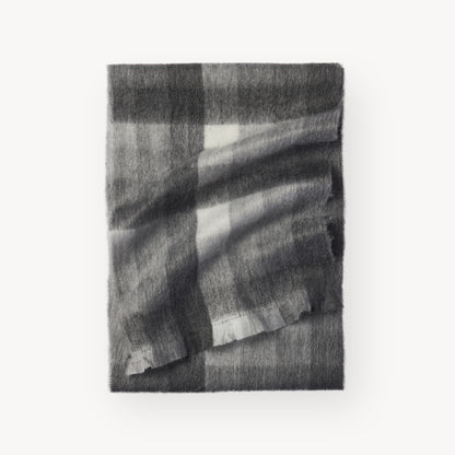 POKOLOKO Alpaca Seamless Check Scarf #color_sterling-check