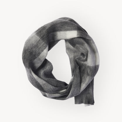 POKOLOKO Alpaca Seamless Check Scarf #color_sterling-check