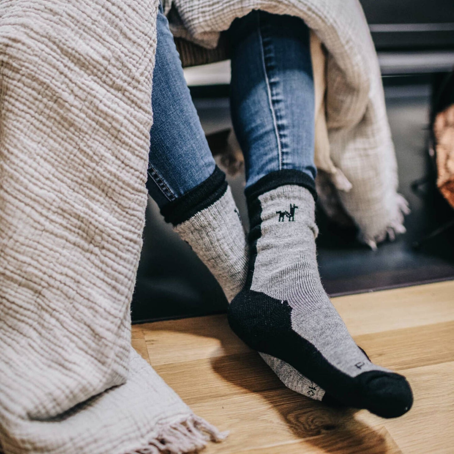 POKOLOKO Hiker Socks #color_black-grey