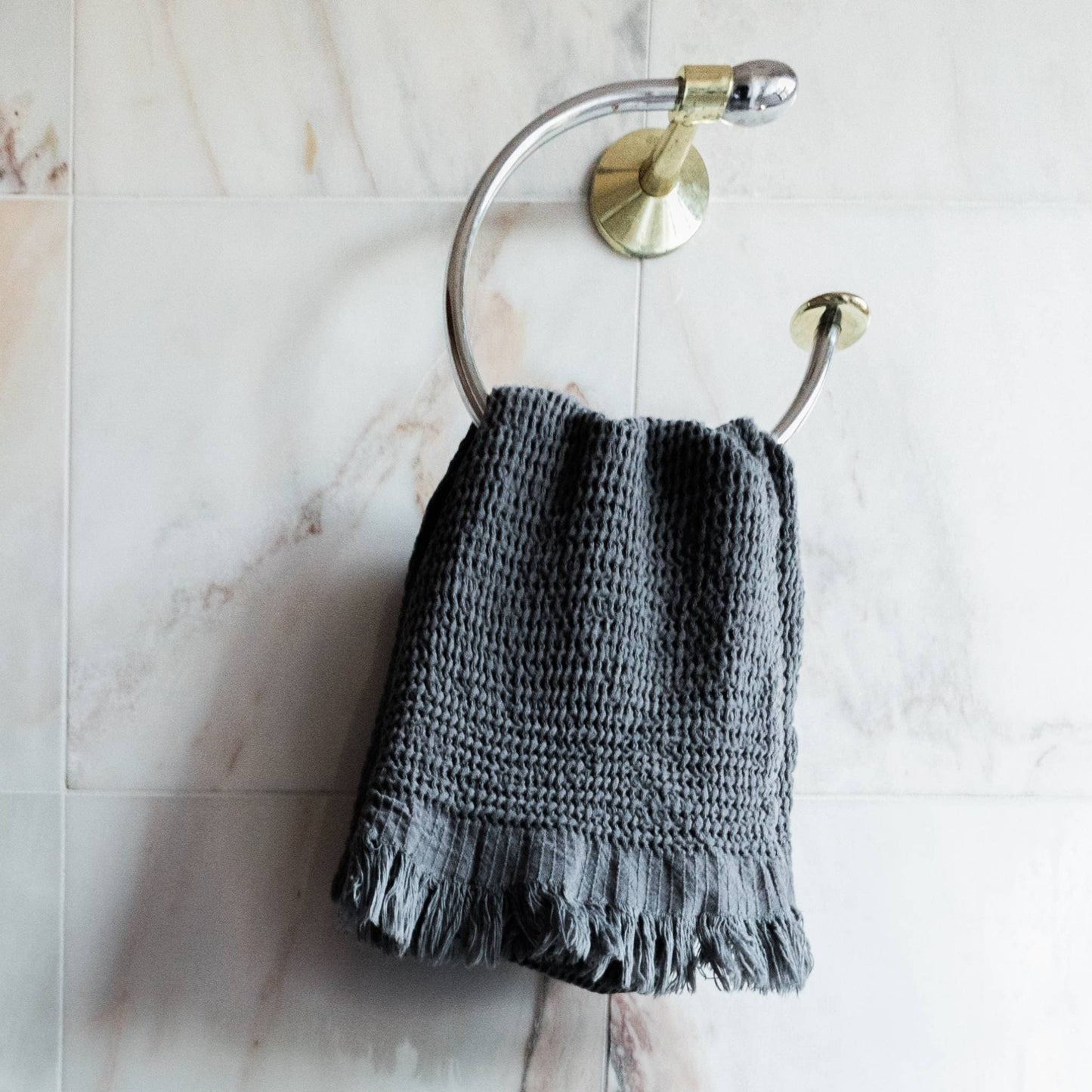 POKOLOKO Wave Hand Towel #color_charcoal-wave
