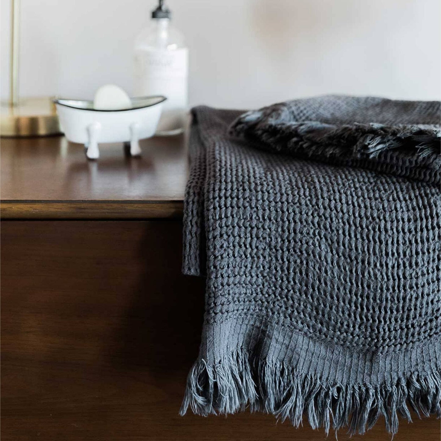 POKOLOKO Wave Towel #color_charcoal-wave-towel