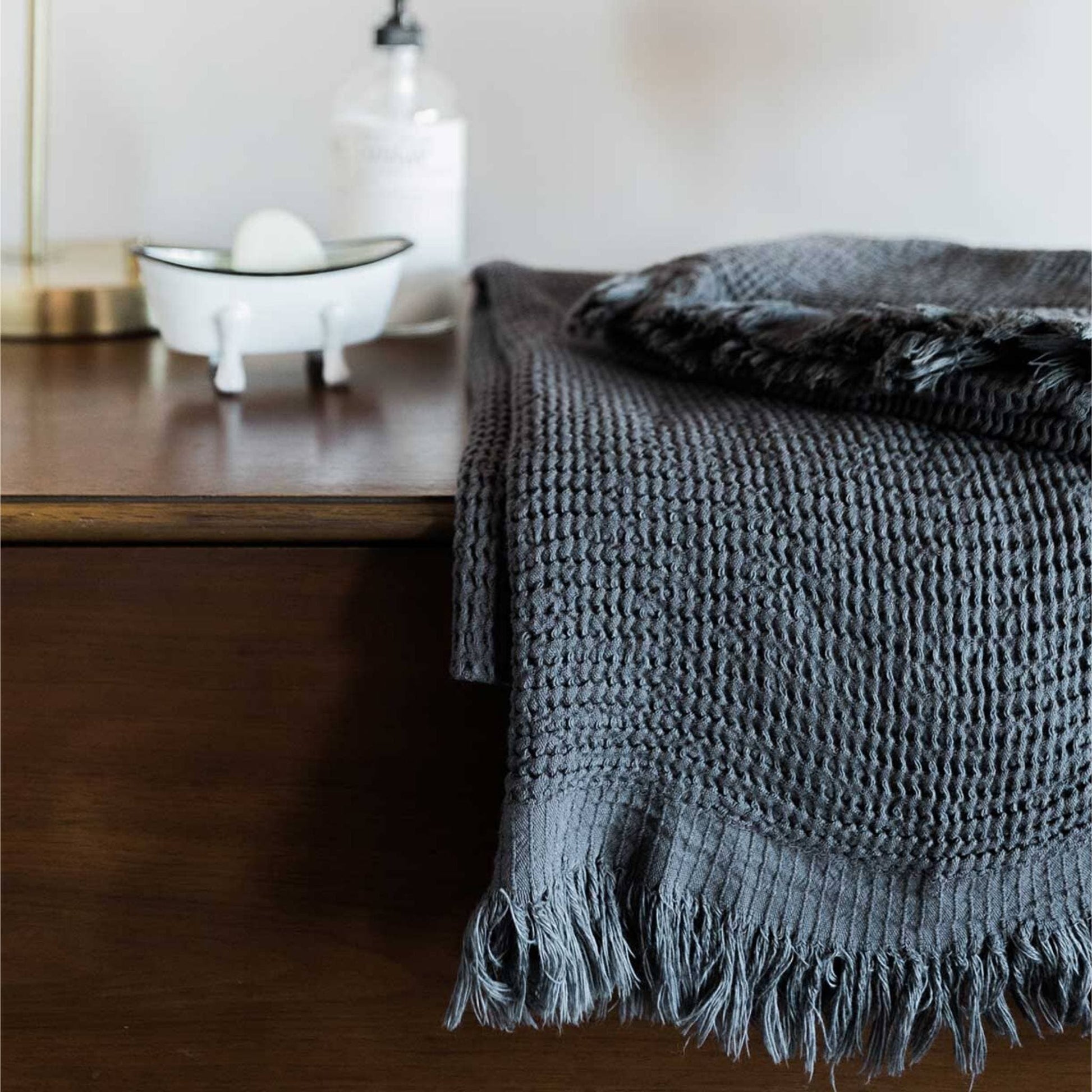 POKOLOKO Wave Towel #color_charcoal-wave-towel