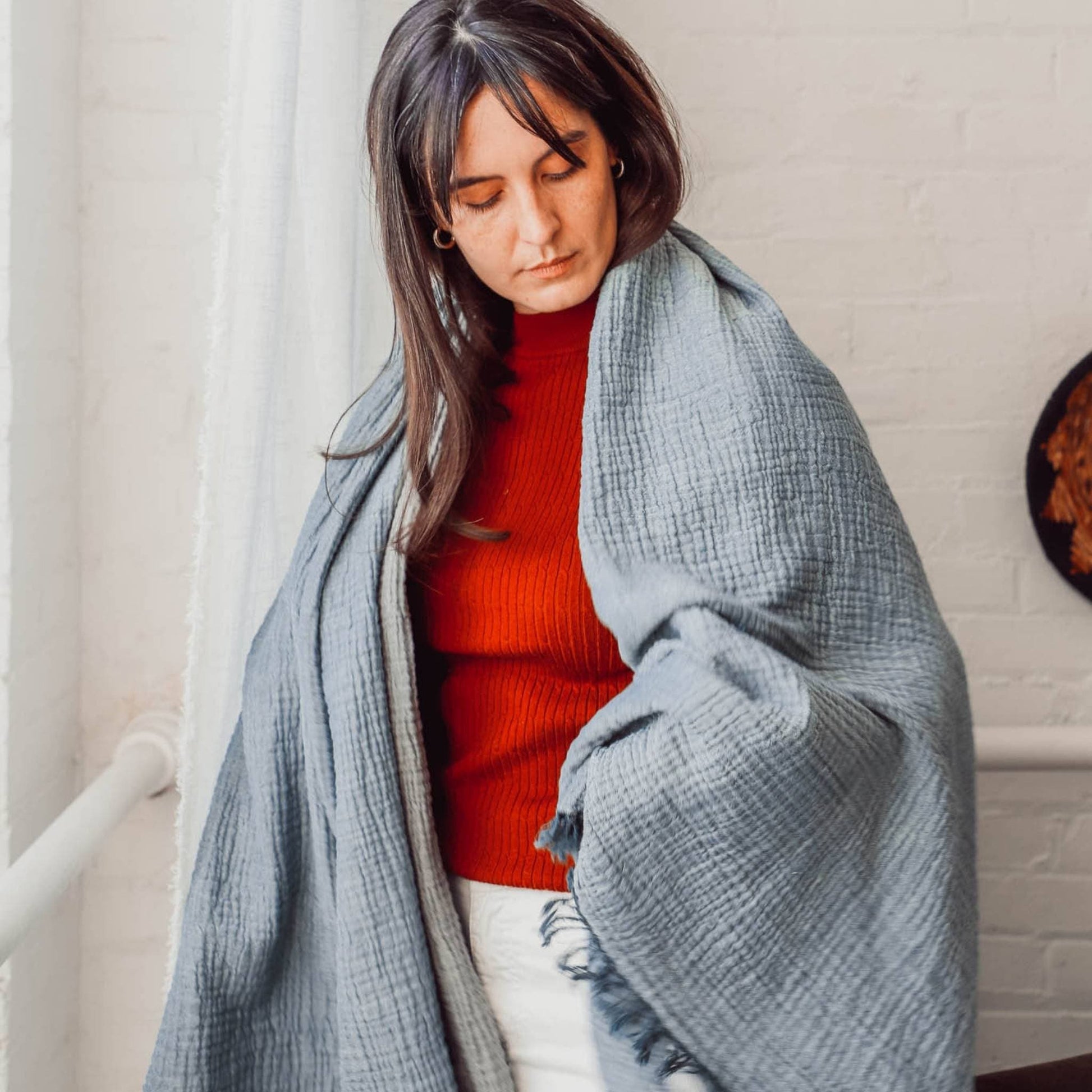 POKOLOKO Solid Crinkle Throw #color_reef-blue-grey