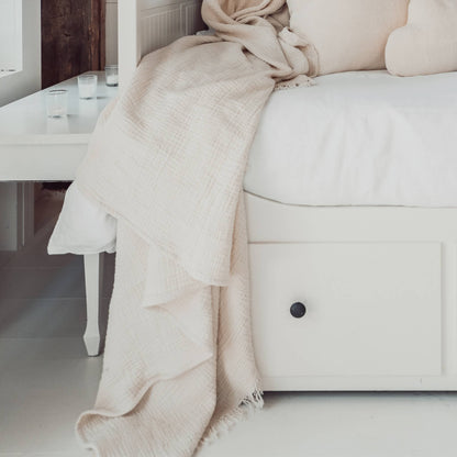 POKOLOKO Solid Crinkle Throw #color_fawn-beige-crinkle
