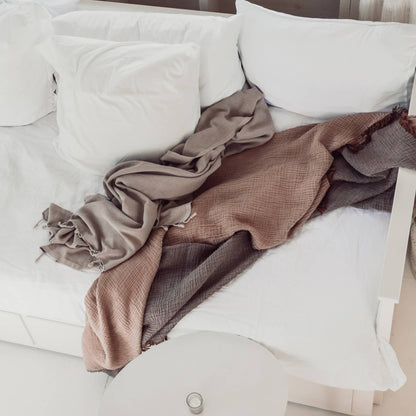 POKOLOKO Solid Crinkle Throw #color_shiraz-wine-red-shell-pink-beige