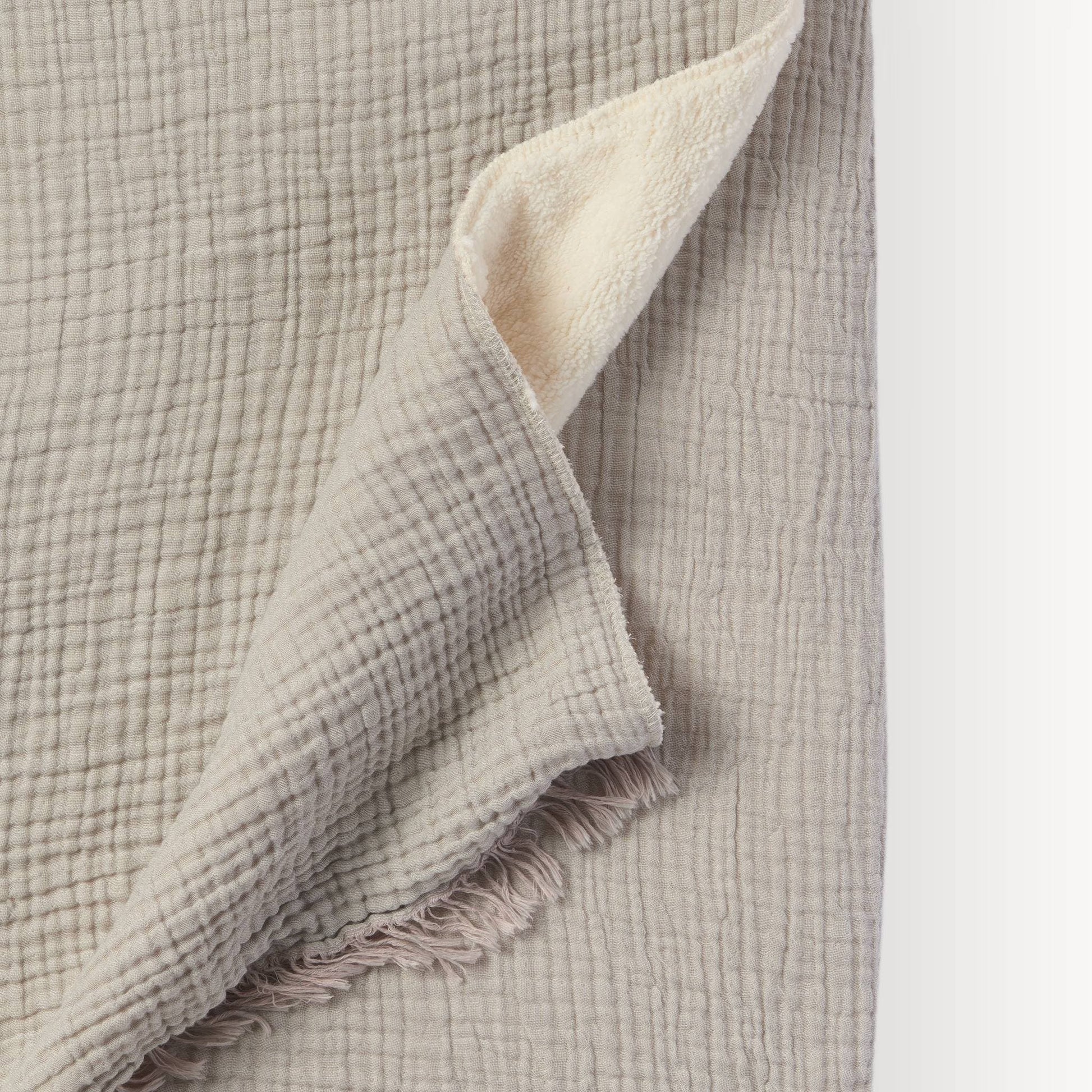 POKOLOKO Crinkle Fleece-Lined Throw #color_crinkle-grey