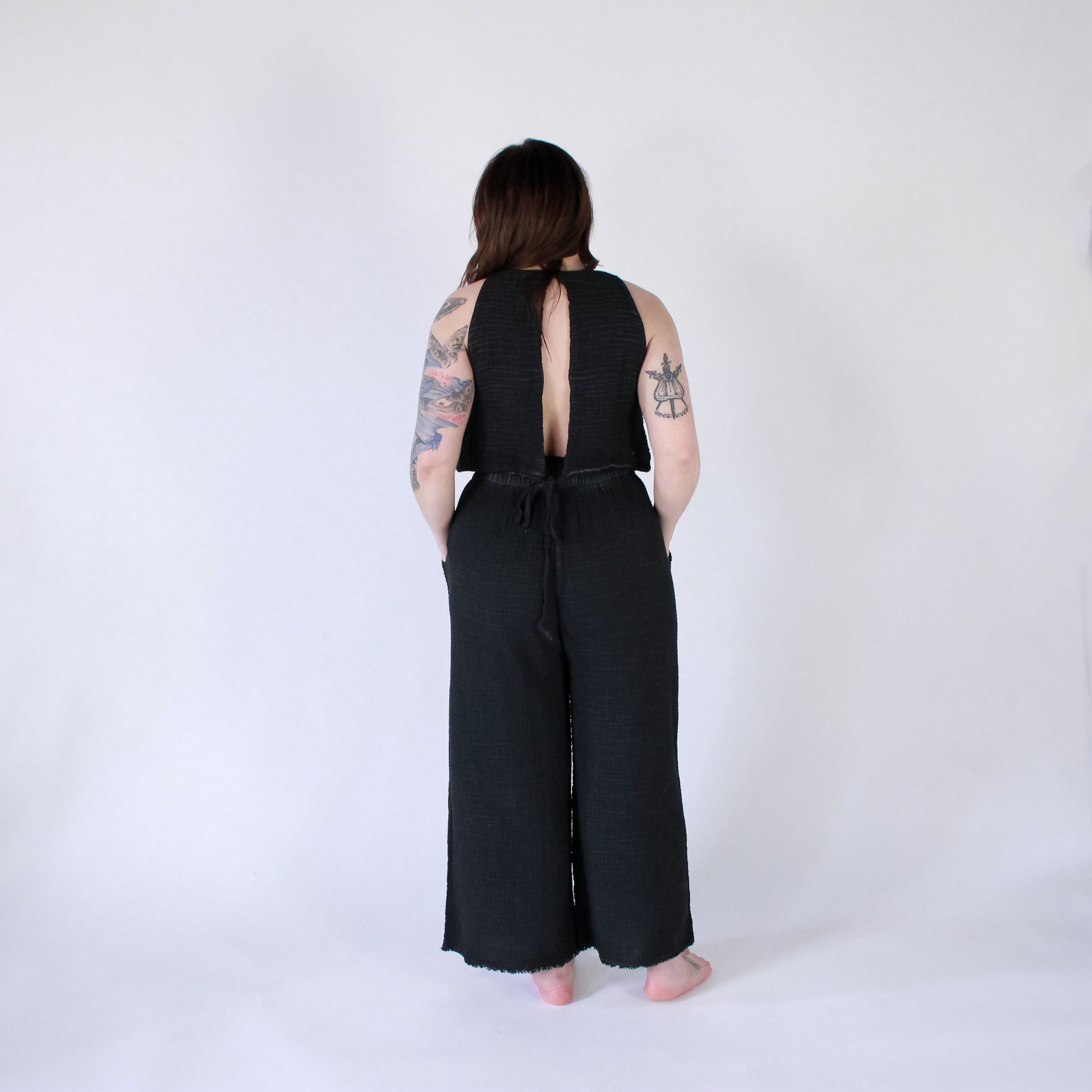 POKOLOKO Crinkle Keyhole Tank #color_crinkle-black
