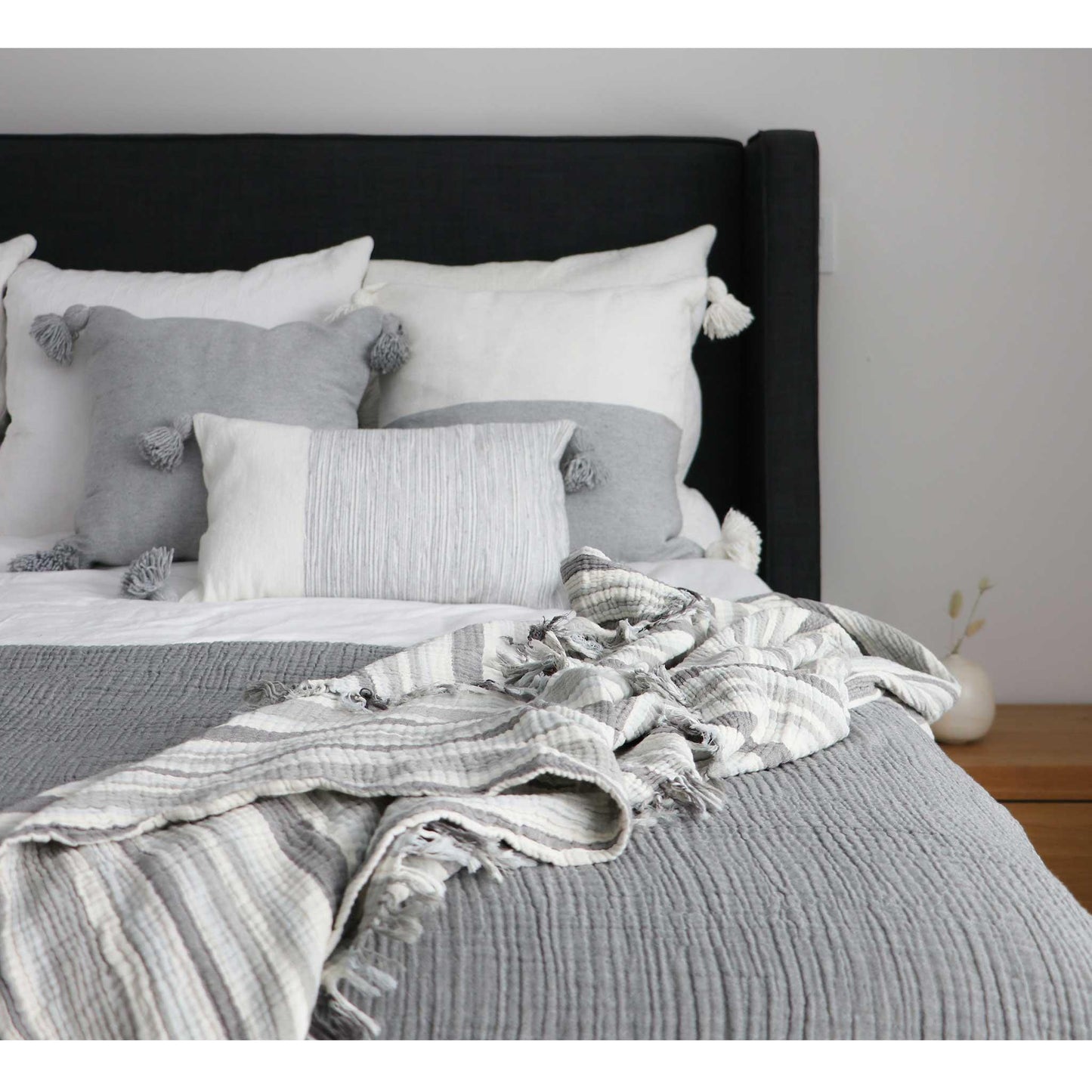 POKOLOKO Crinkle Striped Throw #color_striped-dala